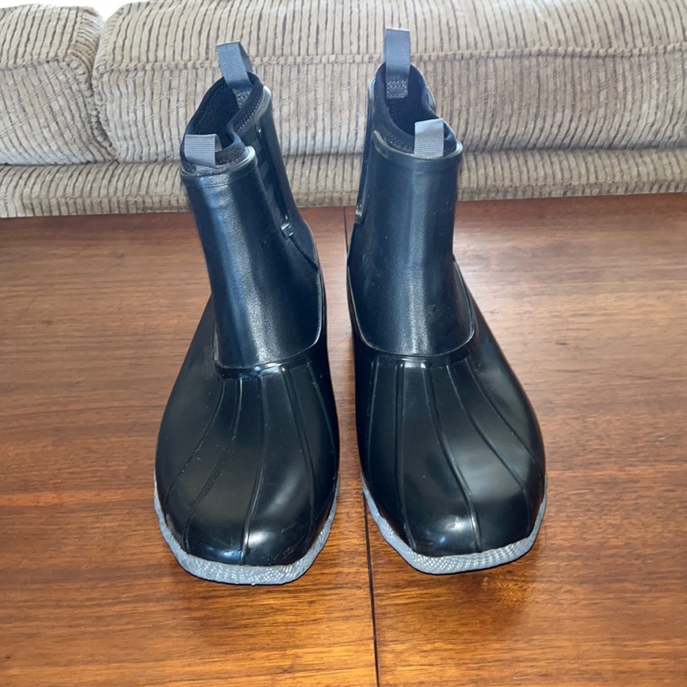 Sperry rain boots